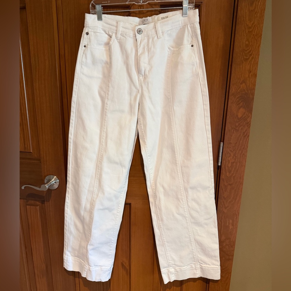 Classic White Straight-Leg Jeans - Mid Rise
